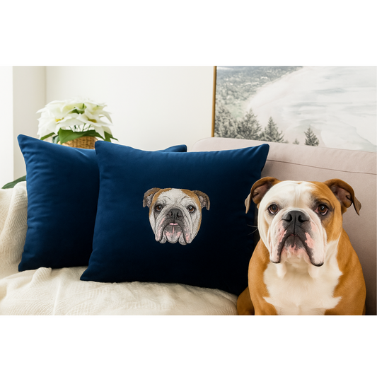 Housse de Coussin en Velours Brodée – Portrait Personnalisé de Votre Animal