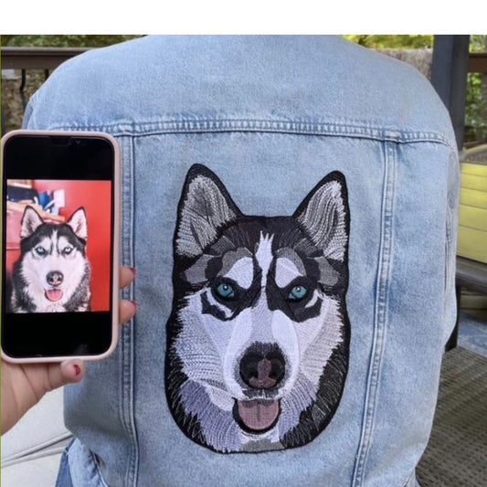 Veste en Jean Personnalisée – Portrait Brodé de votre Animal (9 x 9 po)